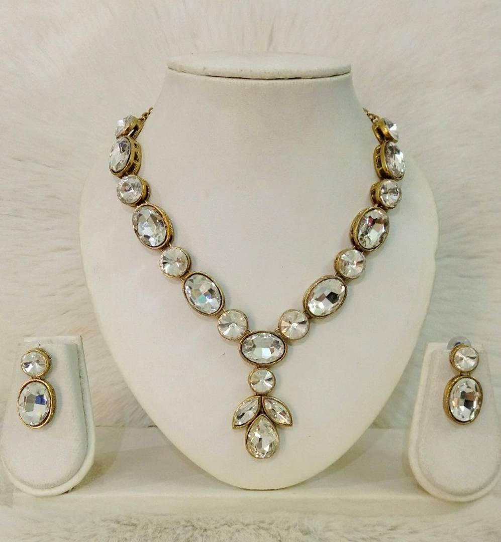 Alloy Kundan Necklace set with Earring (Oval) - Quality Hare